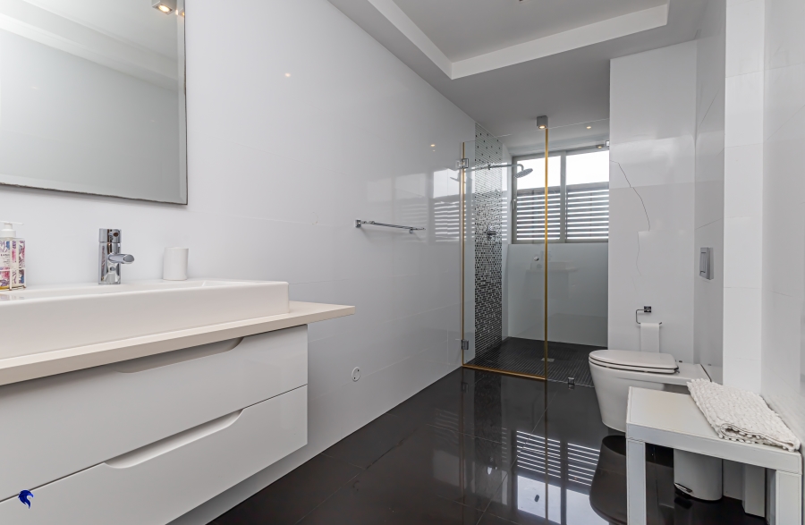 6 Bedroom Property for Sale in Myburgh Park Western Cape